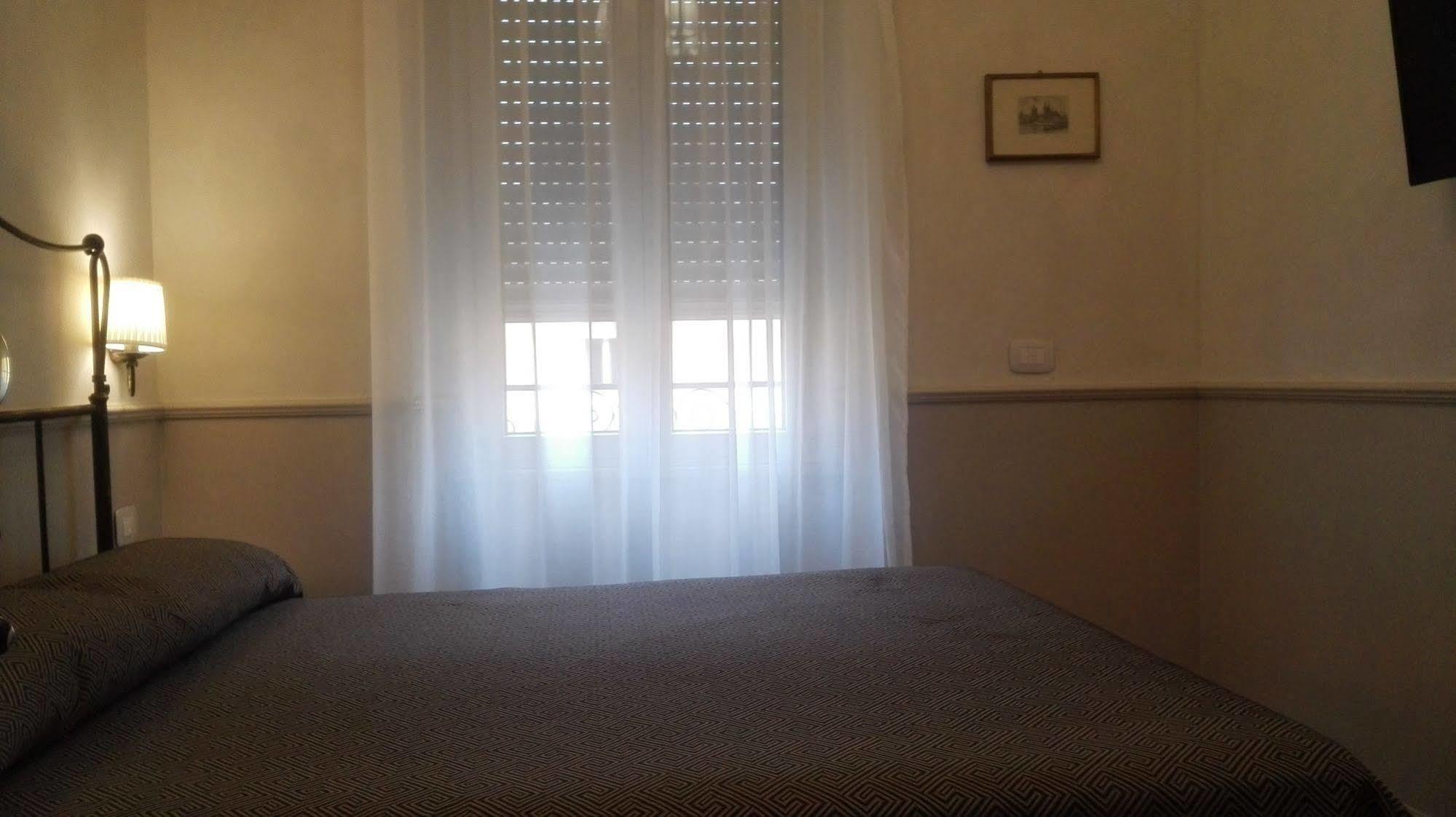 Residenza Cavallini Rome Luaran gambar